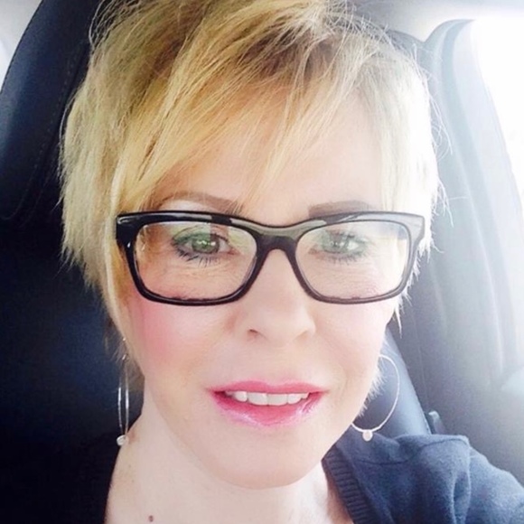 Meet your Posher, Janet - Picture 1 of 1